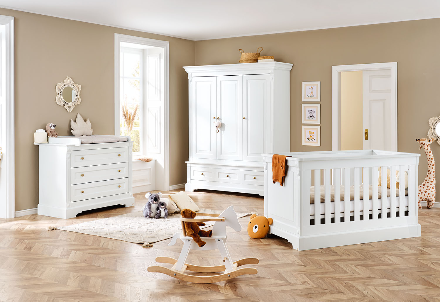 Limited Edition - Nursery 'Emilia Gold' wide large, 3 parts
